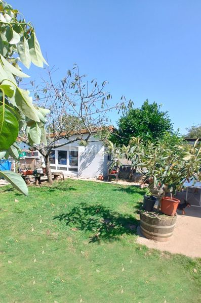 Foto baaf3730-545d-4cd5-8028-e79c63e86f07. Casa amb piscina a Santa María de Cayón