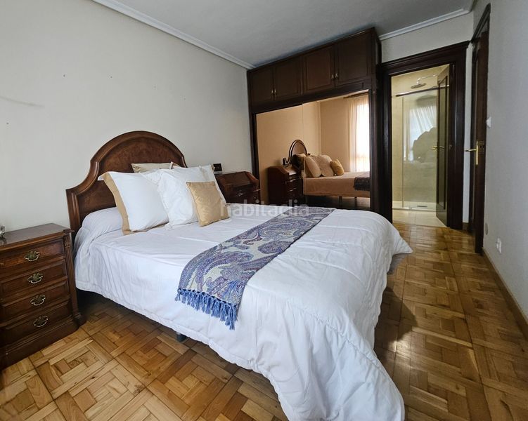 Foto 220c9c63-5a21-41bd-9f3b-e2ed8fc8fae0. Duplex con riscaldamento in Centro Torrelavega