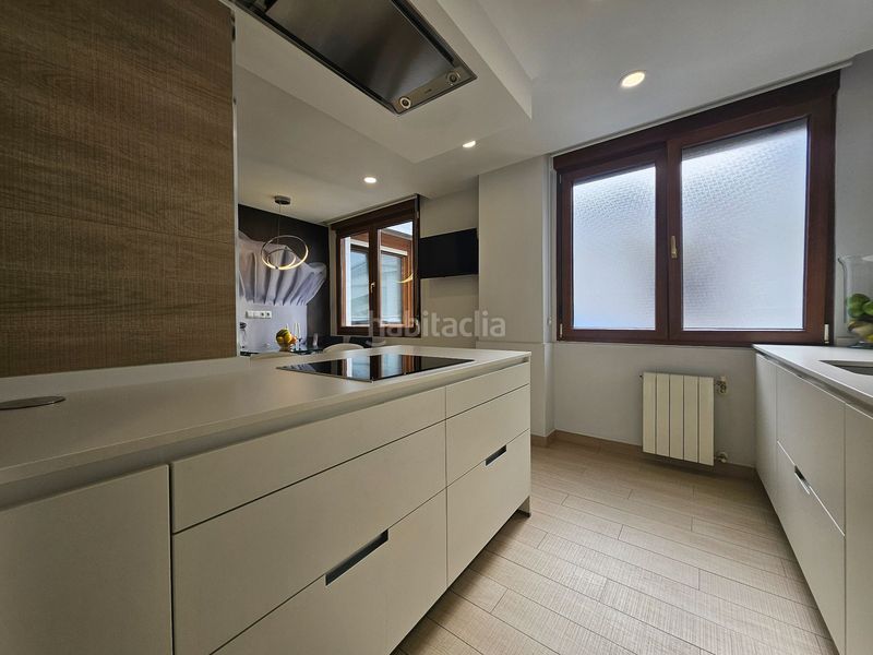 Foto 7aa593b8-f4ae-4a3c-91e5-495f4708fe3f. Duplex con riscaldamento in Centro Torrelavega