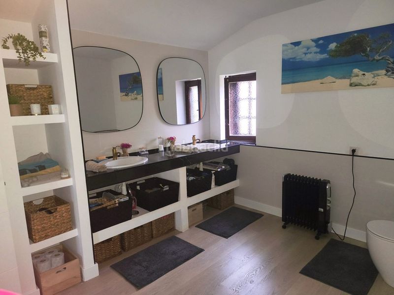 Foto d978e2d8-83aa-4aec-9be3-63b15a54c9c4. Casa amb calefacció a Suances