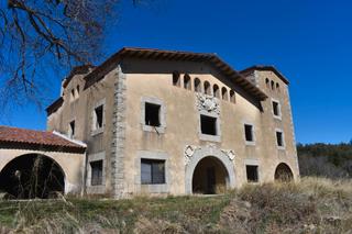 Masia a Arbúcies. Finca de 28 hectàrees amb masia tradicional amb torre, estructur