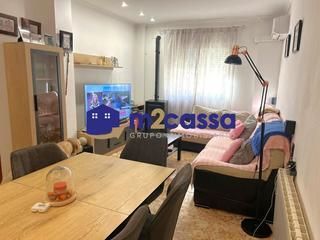 Maison à San Antonio. Dúplex con terraza y garaje en zona de la viña