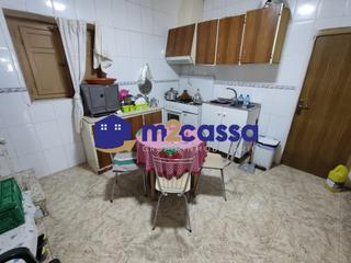 Maison à La Tova. Casa muy amplia en la zona de la parroquia