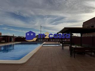 Reihenhaus in Purias. Adosado con piscina