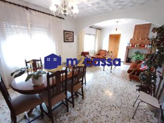 Casa en Puerto Lumbreras. Amplia casa con terreno en zona del esparragal