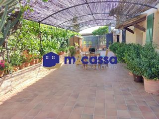 Casa a Purias. Chalet con zonas exteriores y piscina en purias