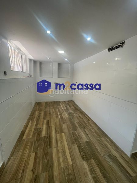 Foto fe0bc5dd-0cd1-4254-a469-fc04918ee7e2. Pis a Casco Antiguo Águilas