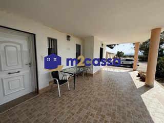 Chalet à Campillo. Exclusiva finca con vivienda y nave en el campillo