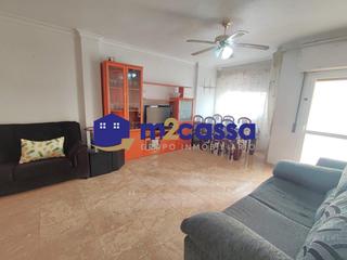 Pis en La Via. Piso en buen estado en la zona de la via