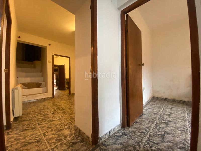 Foto 049b0d64-a2b0-45fa-b697-80e0943b27b0. Casa amb xemeneia a Cetina