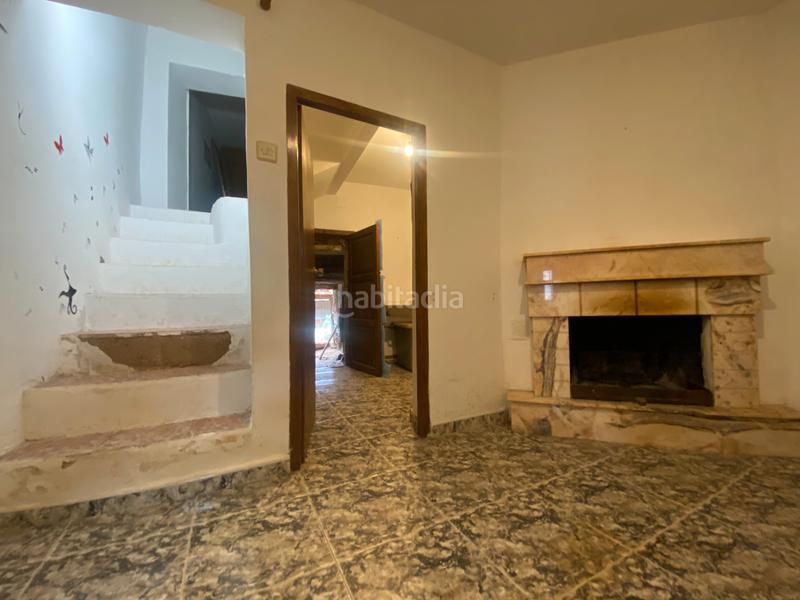 Foto 26dd7636-ca6a-40ae-b047-b9df43bc4680. Casa amb xemeneia a Cetina