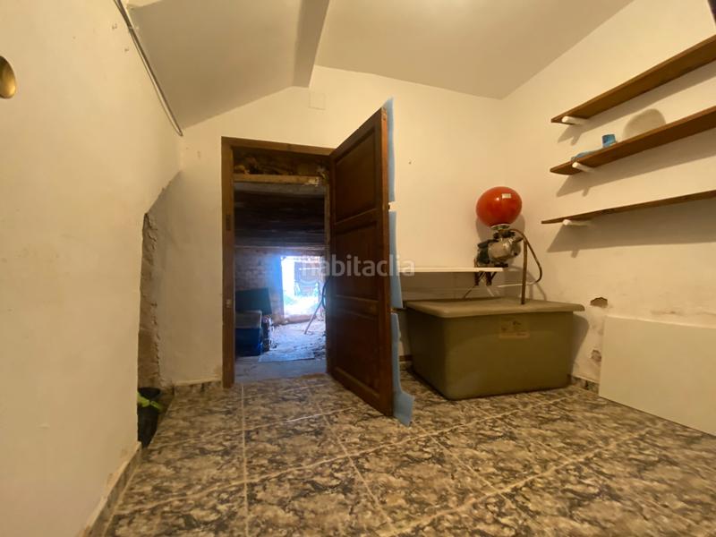 Foto 7a5e15c4-dc1f-4a01-ace3-137a8f629cbe. Casa amb xemeneia a Cetina