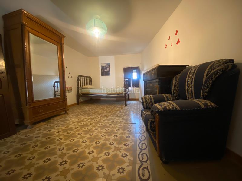 Foto c99289a0-c99b-447b-8f6e-5027148450a2. Casa amb xemeneia a Cetina