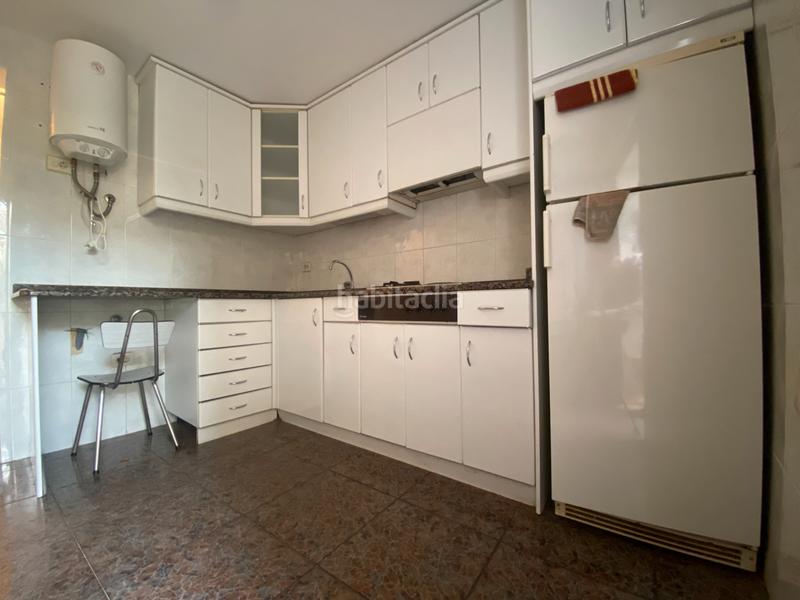 Foto cd0f5098-d3bc-466c-a3a2-845cda8eae8d. Casa amb xemeneia a Cetina