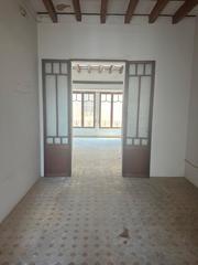 Casa a Plaa de la constituci 2. Casa seorial  con 3 plantas y stano en el centro de manacor