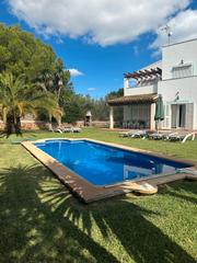 Alquiler Chalet  Via occitània. Casa independiente con encanto, piscina y jardín en parcela de 4