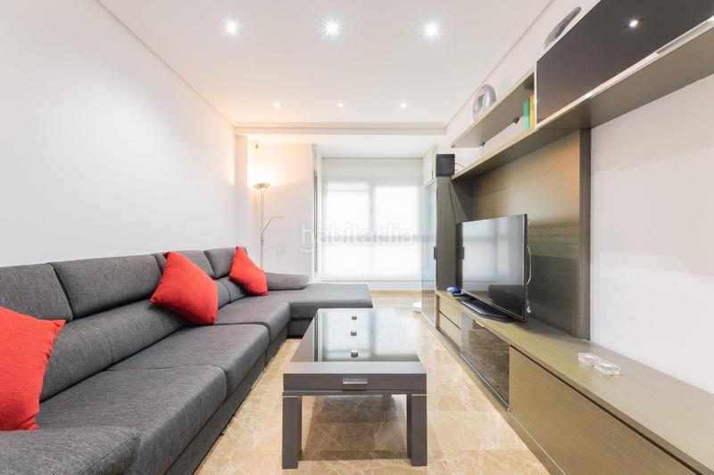 Foto 0576f230-b143-43e4-978e-90ac7ff20c1a. Piso vive con estilo en este fantástico piso en finca seminueva. en Alfafar