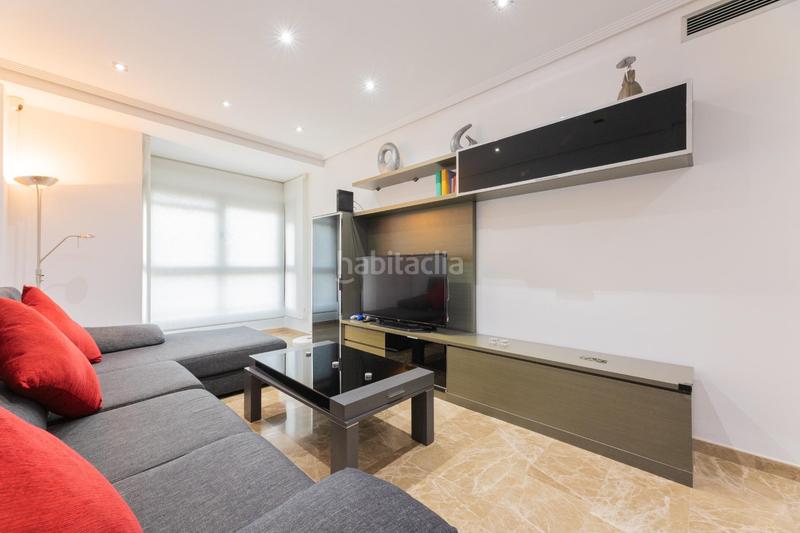Foto 1c405ffb-c79a-45d4-acfa-d88a66343acd. Piso vive con estilo en este fantástico piso en finca seminueva. en Alfafar