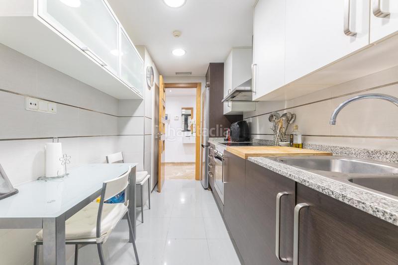Foto 7a0289e7-3004-4af4-a98a-5bfb8ce14b03. Piso vive con estilo en este fantástico piso en finca seminueva. en Alfafar