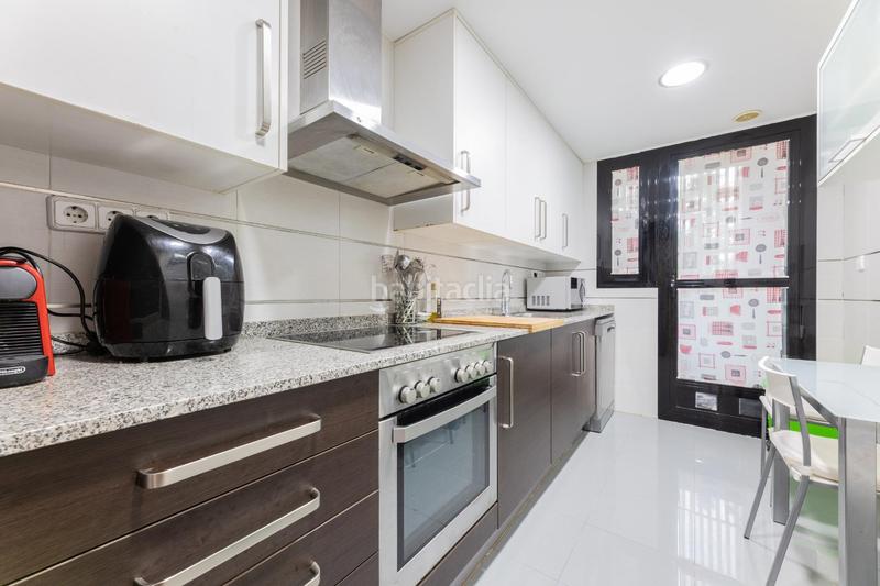 Foto df796f79-0cbd-4fb2-acd3-b5190ae86f2c. Piso vive con estilo en este fantástico piso en finca seminueva. en Alfafar