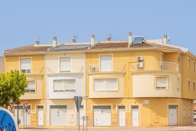 Foto a523cfcf-e9de-4c7d-9ffd-8b05ac346ff3. Casa adosada vivienda con excelentes vistas y ubicación privilegiada en lalquería de la comtessa en Alqueria de la Comtessa (l´)