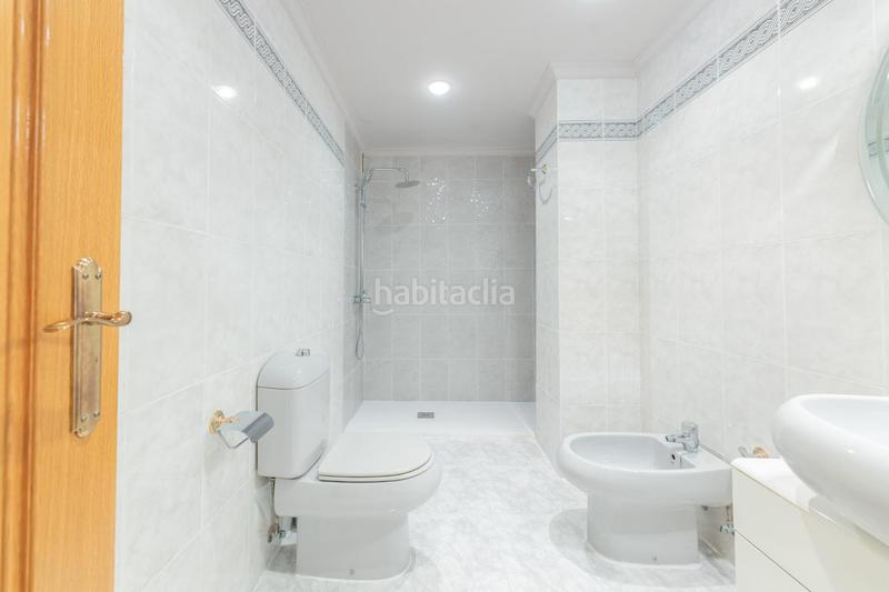 Foto 0709f0e1-1c41-41ad-abeb-1bde76aa2eb4. Alquiler piso 4 dormitorios con garaje y amueblado en Albors en Valencia