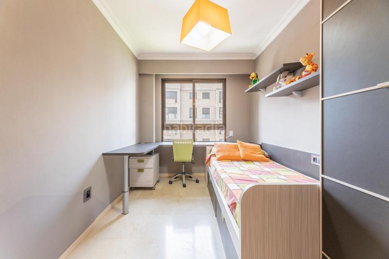 Foto dcd56c1f-ff13-47c5-b8b5-f33d6b5514a1. Alquiler piso 4 dormitorios con garaje y amueblado en Albors en Valencia