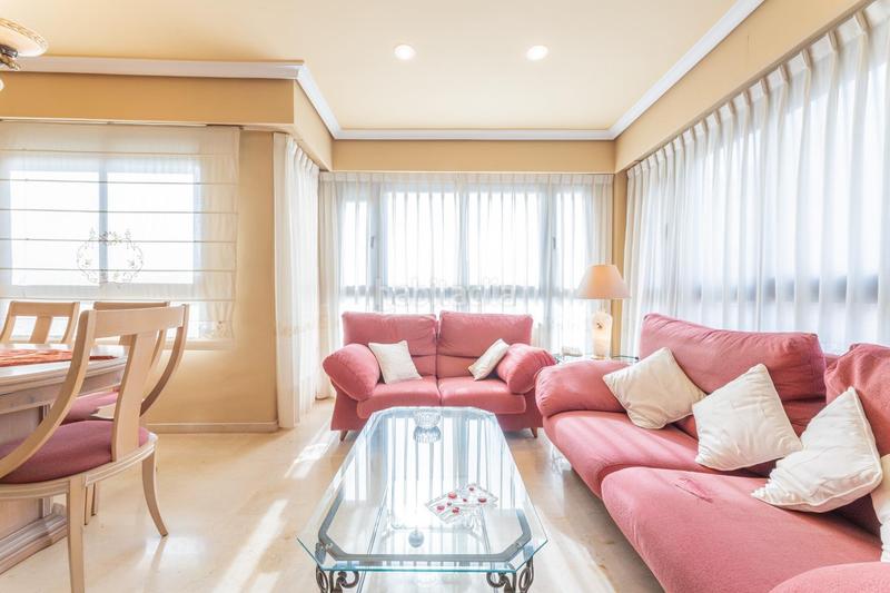 Foto 628e8bee-0ca5-4f39-b59d-4d50c65f508d. Rent flat with parking in Albors Valencia