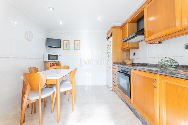 Foto af337bae-21fd-4aa2-b494-9338111a78bb. Rent flat with parking in Albors Valencia
