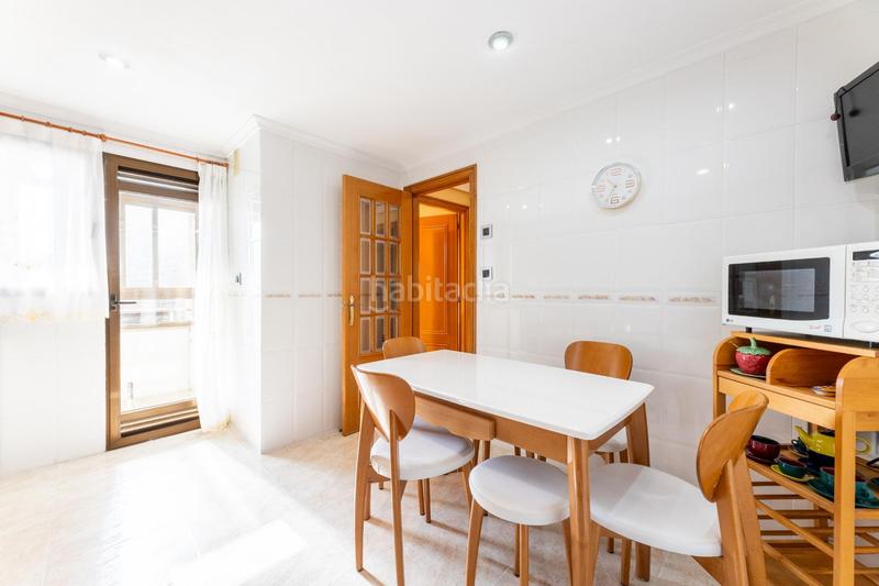 Foto d9dfa6cb-9885-44ef-a8aa-3a5442bc73be. Rent flat with parking in Albors Valencia