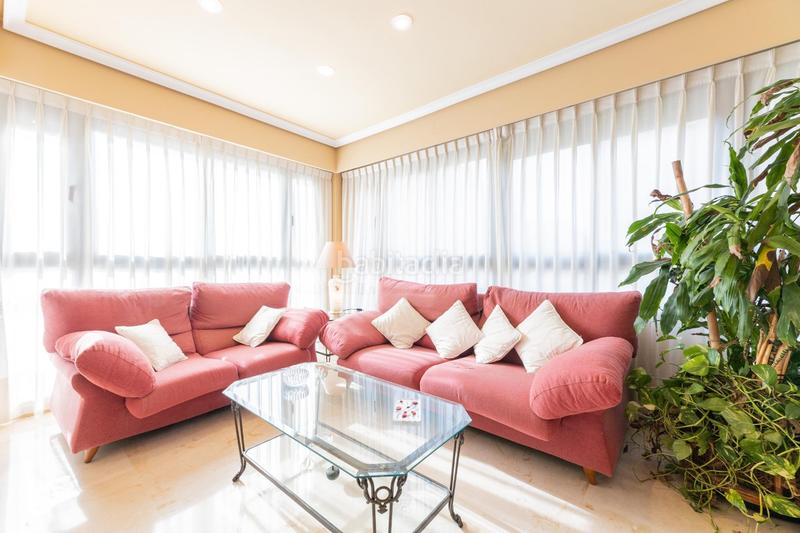 Foto f7e64833-b16e-4779-baeb-341c649f64ba. Rent flat with parking in Albors Valencia