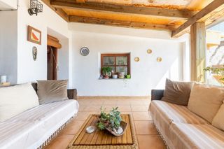 House  De valencia. Oportunidad en torreblanca  casa con taller en funcionamiento