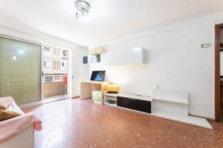 Flat  Calle de nueve de octubre. Una joya por descubrir en el centro de paterna!