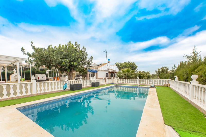 Foto 483bcbf4-709c-4528-af64-cc7cdeddfeba. Xalet amb piscina a Turís