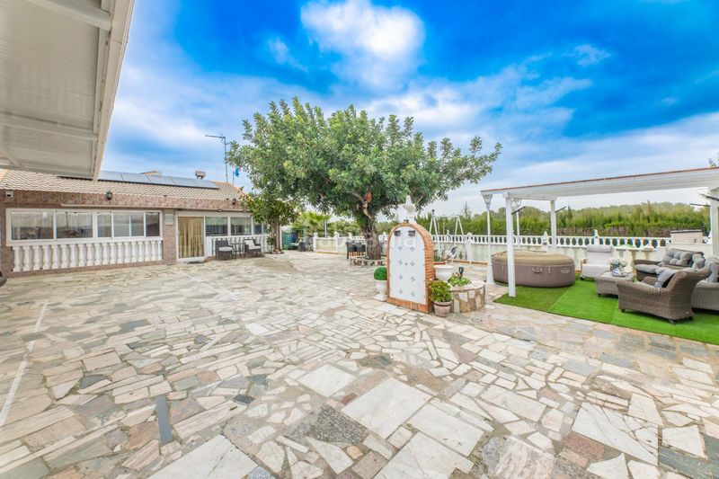 Foto 5a15bb40-b0ca-4a8b-bc06-32f6e3739ea8. Xalet amb piscina a Turís