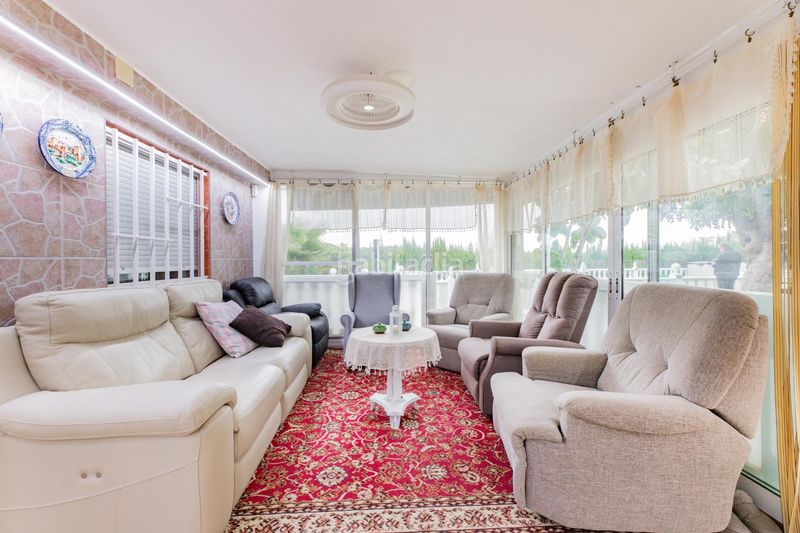 Foto fef57bd4-7f05-4e85-a505-e3a05751e4e1. Xalet amb piscina a Turís