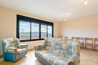 Etagenwohnung  Avenida avenida purísima. Amplio piso de 4 habitaciones en camporrobles, a pocos minutos d