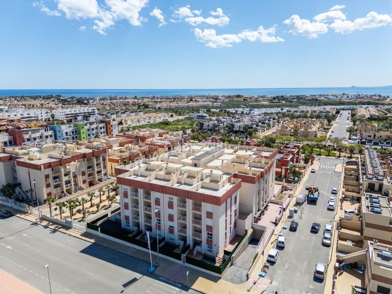 Foto 12a3aa0d-ef7b-4dd3-8586-1a4dabe79713. Planta baixa amb piscina a Lomas de Cabo Roig - Los Dolses Orihuela