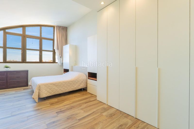 Foto 2aeca21c-fbc3-4734-9188-0f0ce6bf88b6. Duplex con parcheggio piscina in Nou Campanar Valencia