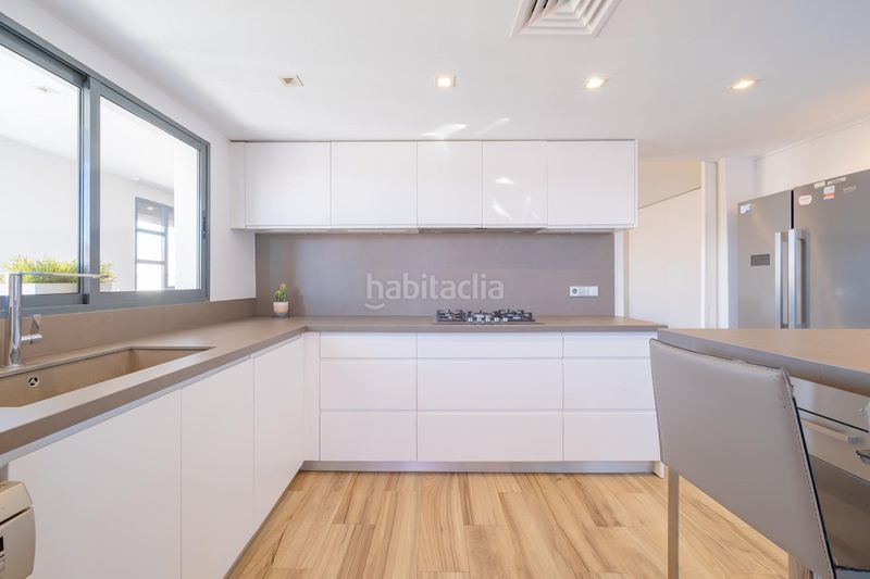 Foto 60950c5c-627d-4d0f-be4c-f7373390faaa. Duplex con parcheggio piscina in Nou Campanar Valencia