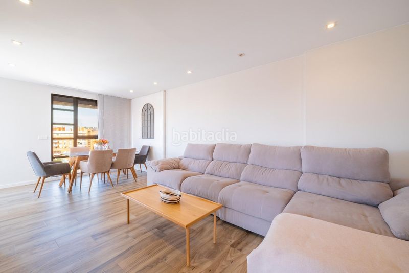 Foto 80ed650f-8233-47fe-bbff-b9e134c52cba. Duplex con parcheggio piscina in Nou Campanar Valencia