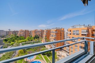 Duplex  Avenida maestro rodrigo. Donde la ciudad se rinde a tus pies. donde la luz no entra, te p