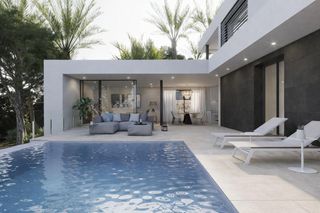 Xalet a Cumbre del Sol. Exclusiva villa de lujo en moraira con piscina infinita y espect