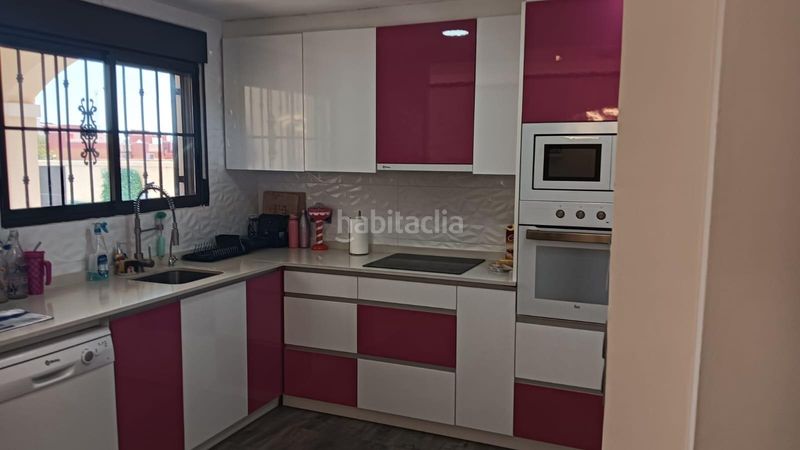 Foto 457d36a6-95a1-4164-b6d7-d56235f214e2. Casa adossada amb calefacció piscina a Parque Acuático - Sector 25 Torrevieja