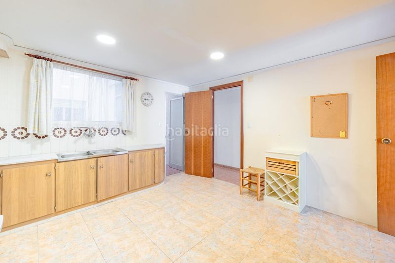 Foto 80a6c1e2-11a2-4a61-8e27-34165dd04433. Pis a Oliva pueblo Oliva