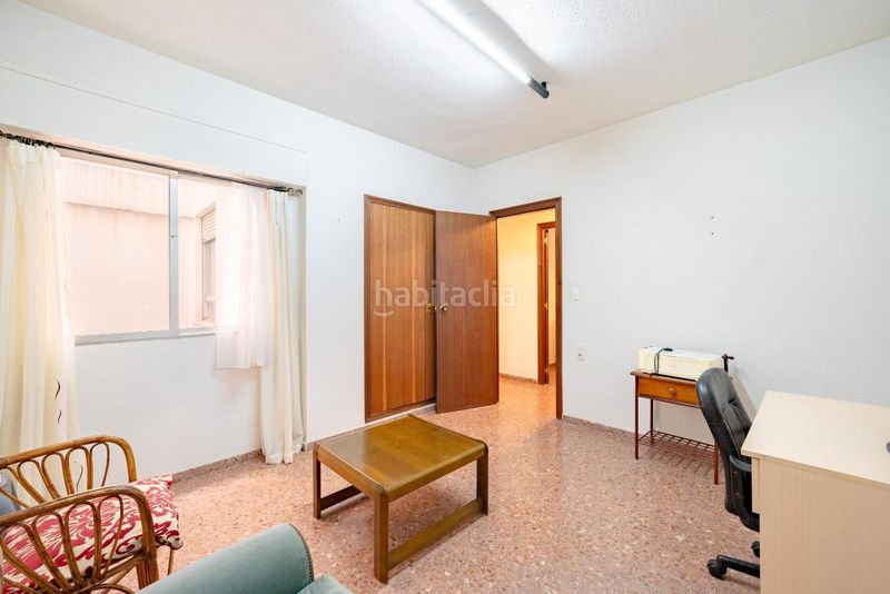 Foto a6dfd944-628f-4ed3-8d72-7b1e18eceb1e. Pis a Oliva pueblo Oliva