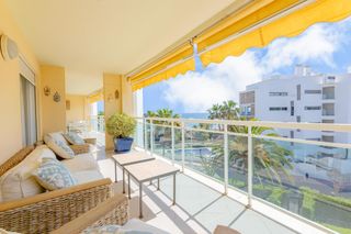 Piso  Ultramar. Una residencia excepcional frente al mediterráneo