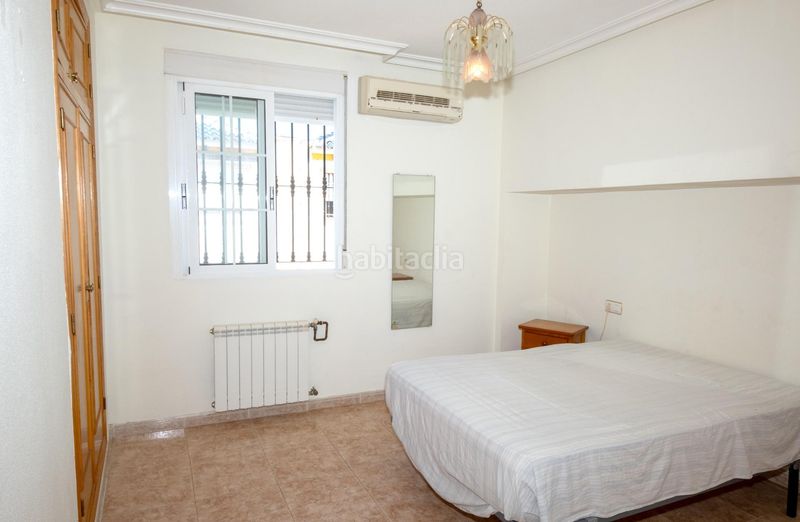 Foto 1b6f06d1-be72-4e62-9625-209d167378f6. Casa aparellada amb calefacció aparcament a Aguas Nuevas Torrevieja