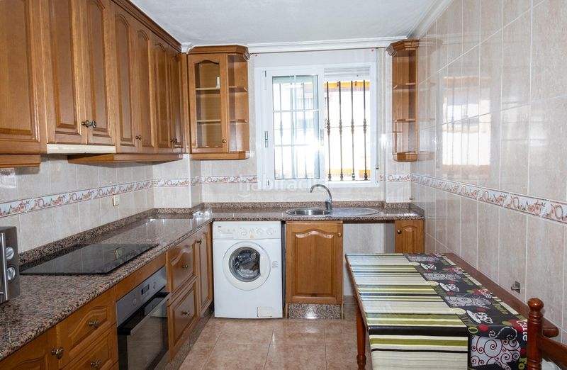 Foto 5b1f0145-cfe7-4421-8b94-7fb71fd30128. Casa aparellada amb calefacció aparcament a Aguas Nuevas Torrevieja
