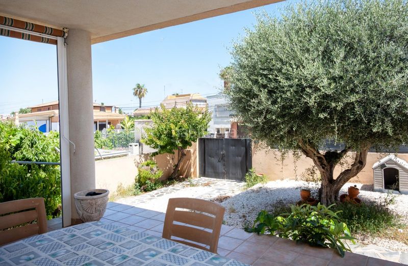 Foto ae7c045d-bc50-468f-a125-479926efd7d0. Casa aparellada amb calefacció aparcament a Aguas Nuevas Torrevieja